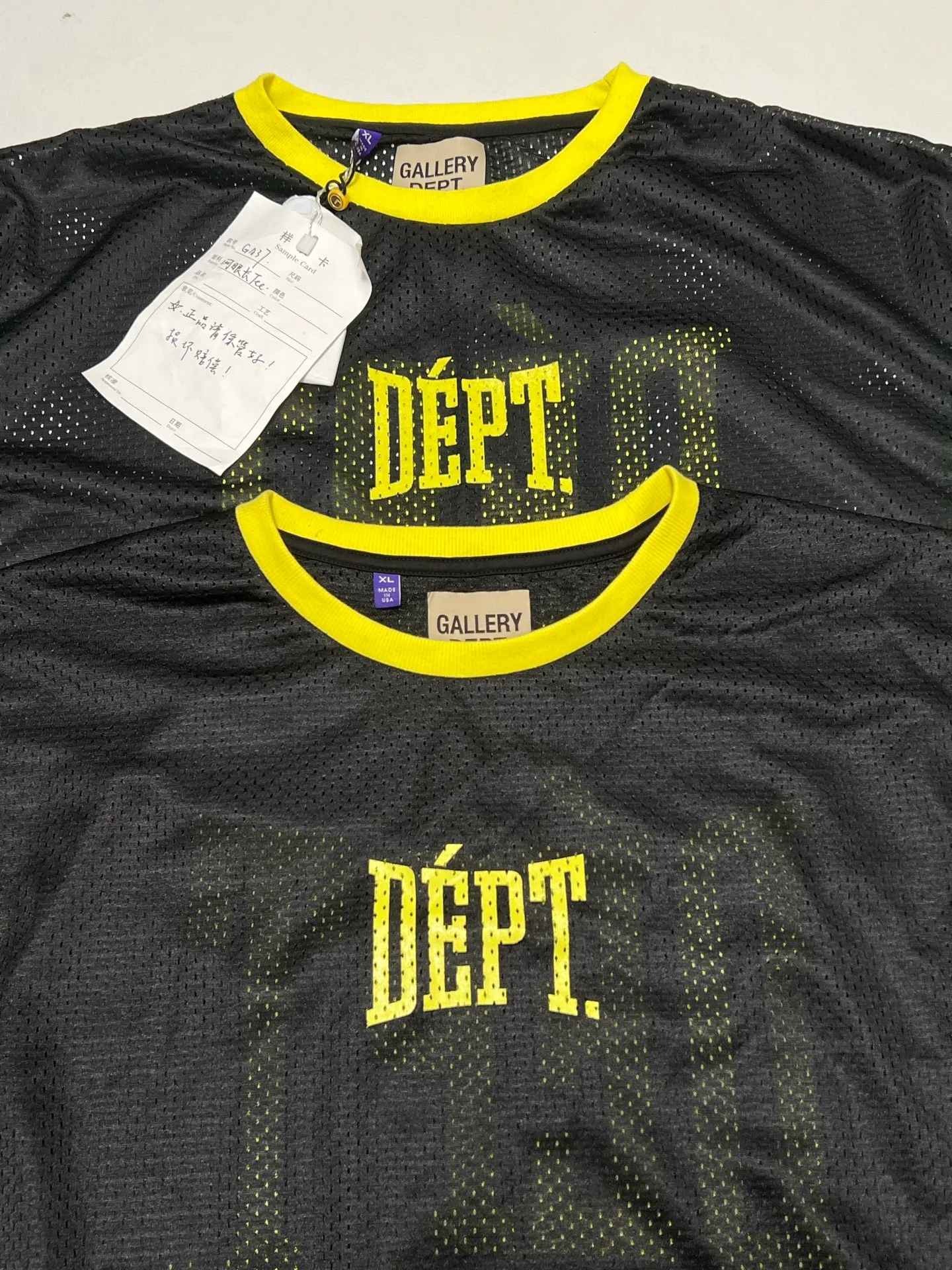 Printing sample GALLERY DEPT. SPORT L/S ELEGANT L/S BLK/GRN/YLW DEPT. Mesh color-blocked long-sleeved jersey. Black S-XL mesh item is a must-have for every fashionista. Wear it alone, soft, breathable and comfortable. Layer it to match the fashion pioneer. Original custom-dyed mesh fabric. No color difference. Original printing process. Durable after washing and does not fall off. Original consistent main label/hangtag/composition wash label.